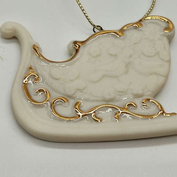 Vtg. Avon Collectible Christmas Tree Ornament Bisque Porcelain 24K Gold Accents - Picture 6 of 14